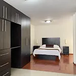 Grupo Kings Suites - Monte Chimborazo 567
